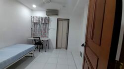People's Garden (D19), Terrace #557032851